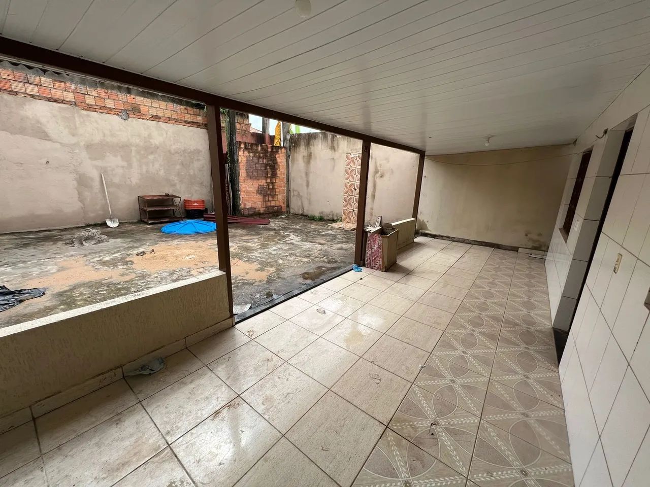 VENDO CASA COM PONTO COMERCIAL NA FRENTE  - Foto 4