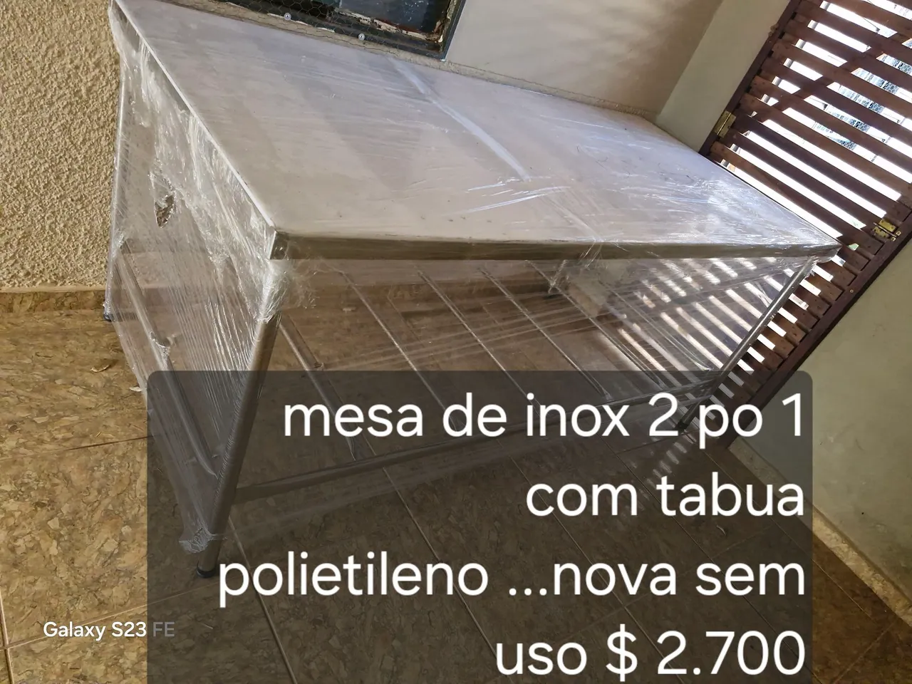 Mesa de inox 2x1 com tábua de polietileno