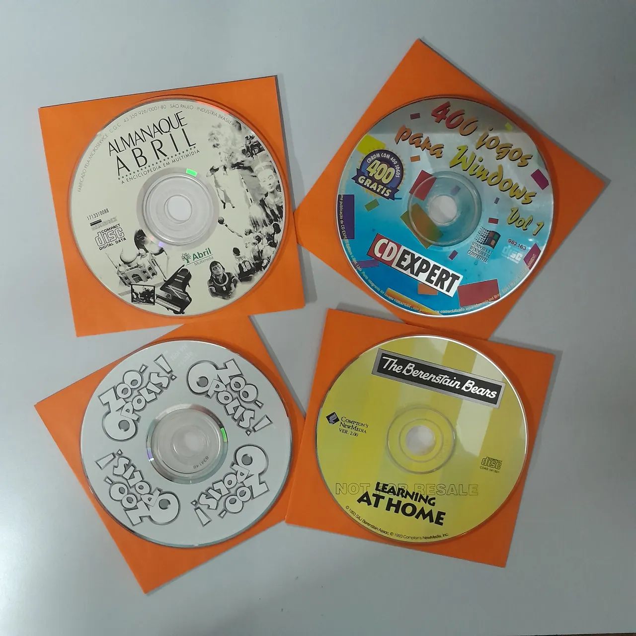 4 CD-Rom antigos de PC | Almanaque Abril 95, CD Expert 1, Zoo-opolis, The Berenstain Bears