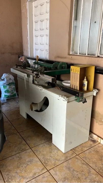 Esquadrejadeira eixo inclinável VERRY 1900