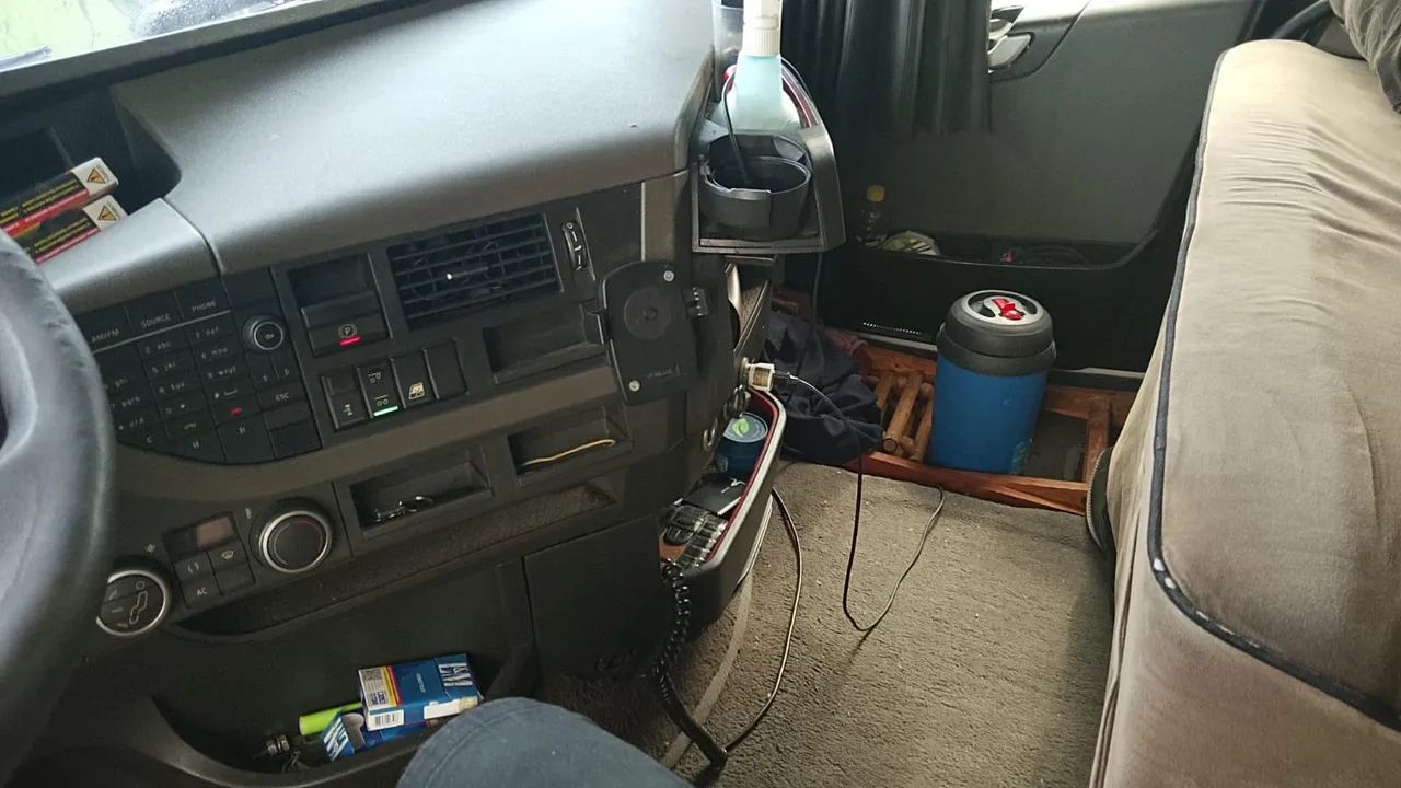 Vendo volvo 2019 - Foto 2