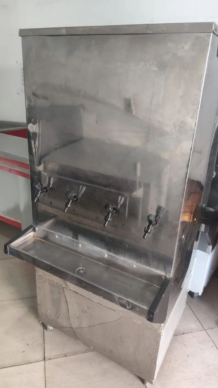 Bebedouro industrial 
