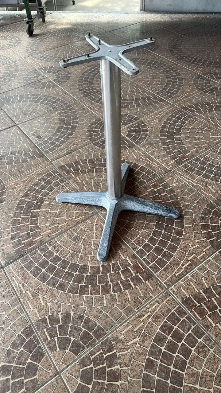 Base De Mesa Central Em Alumínio Para Bar E Restaurante 