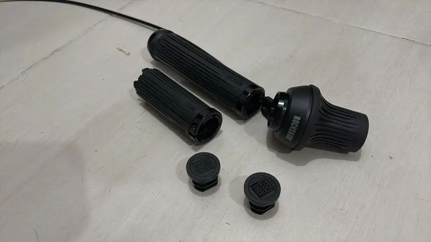 Trava de suspensão RockShox TwistLoc Remote - Novo Retirado de