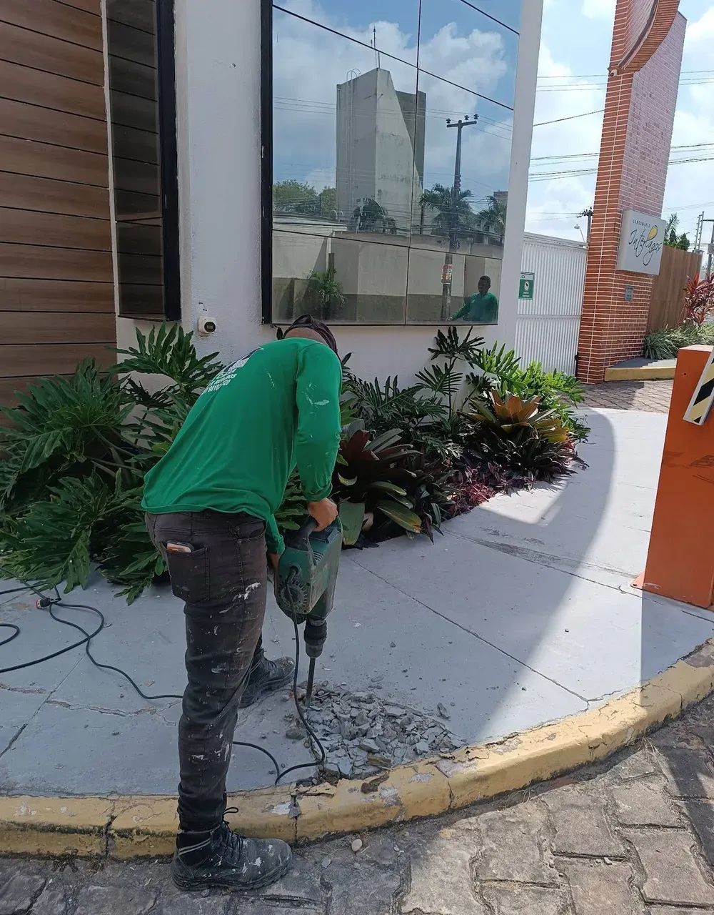 [Alugo casa em condomínio c/ 5 suítes - c/ armários - na Av . Mário Andreazza - Cond. alto - Foto 2