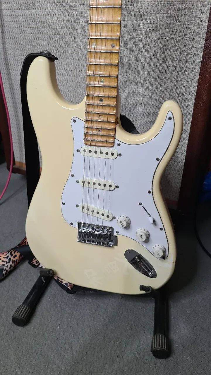 Tagima 635 corpo Squier