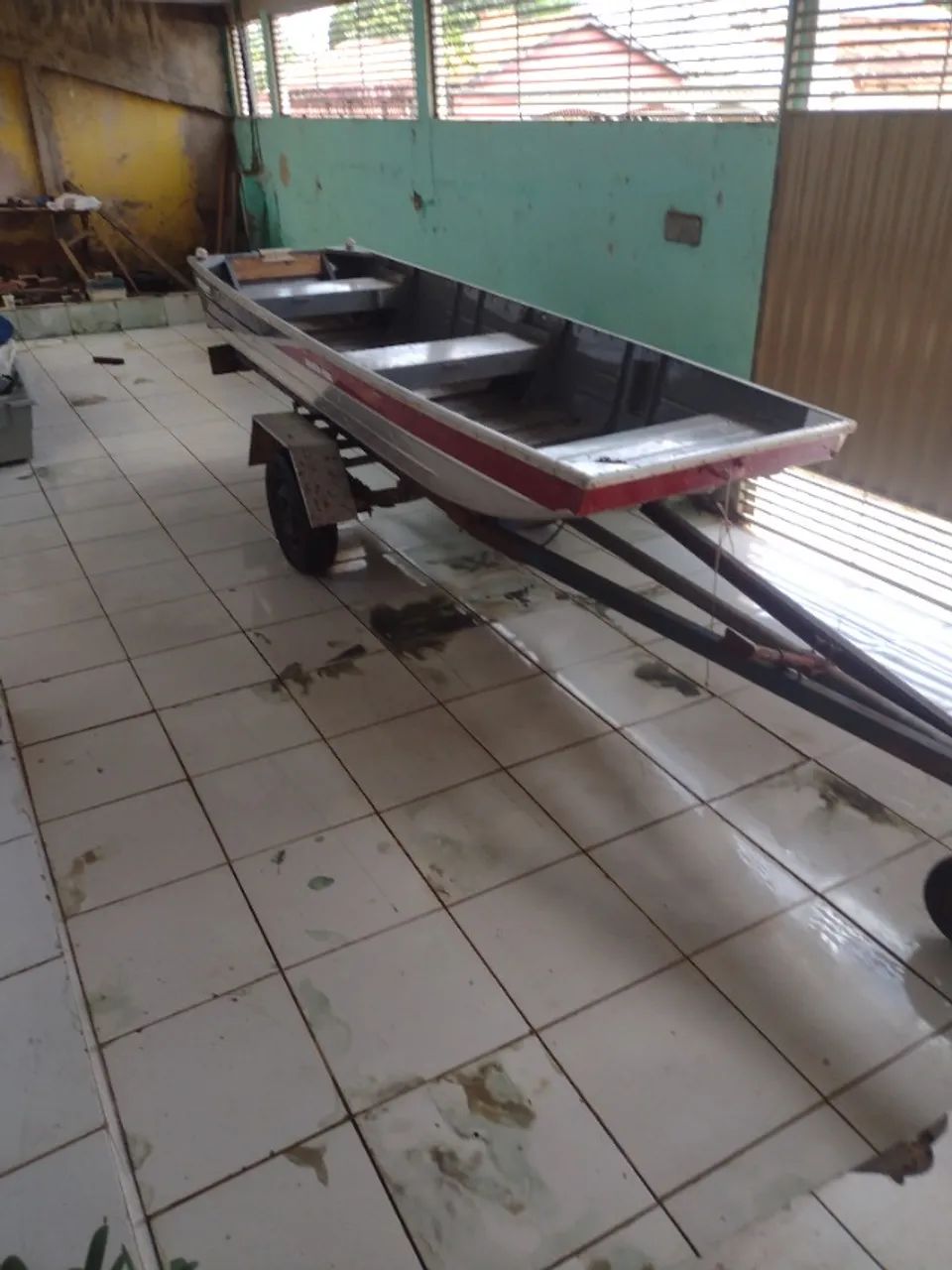 Vendo barco modelo chata 4m de alumino