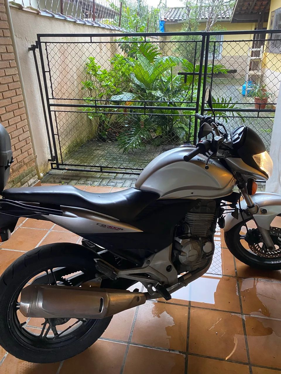 CB 300R 2010 - Foto 3