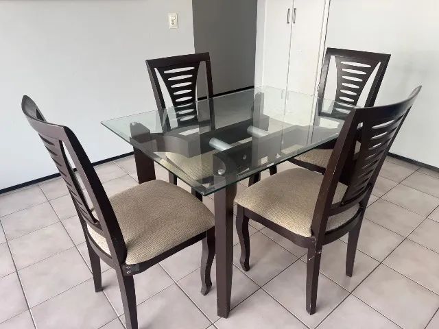 Conjunto de mesa de jantar de 4 lugares