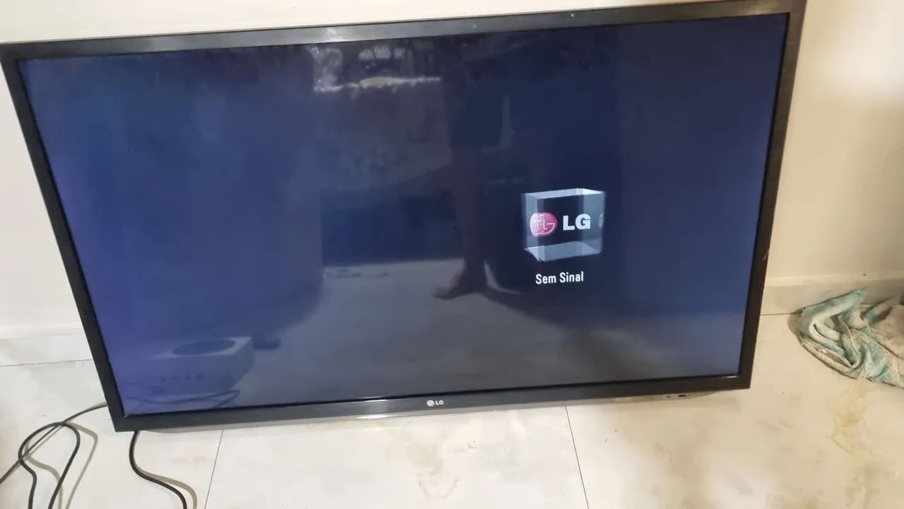 TV LG 47polegadas, com pequeno mal funcionamento - Foto 2