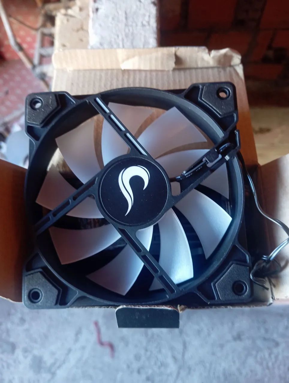 Gabinete gamer GT Black + Kit ventoinhas RISEMODE RGB. - Foto 3