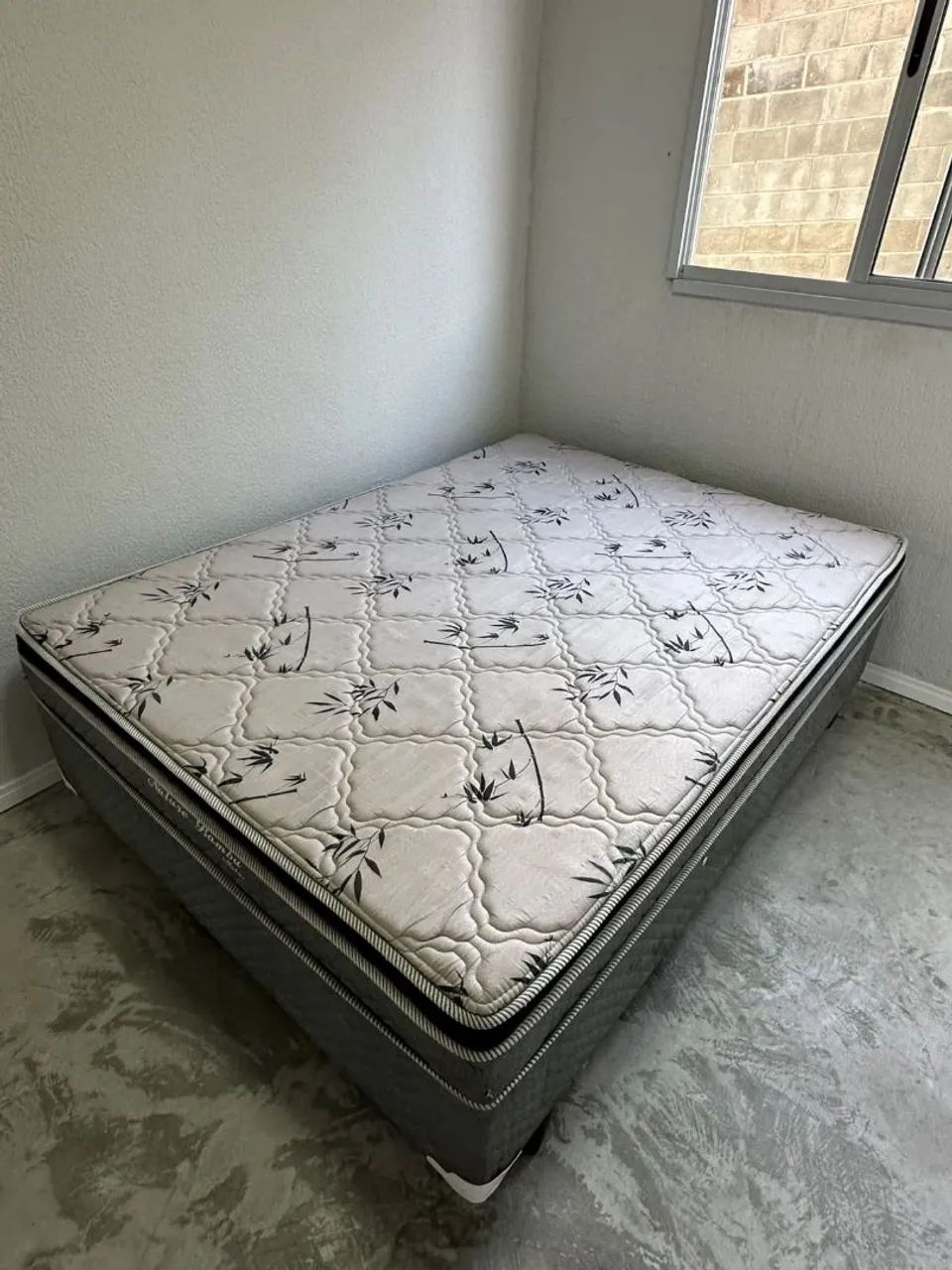 Cama de casal box