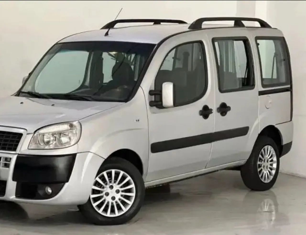 Fiat Doblo ESSENCE 1.8 16V FLEX 2015