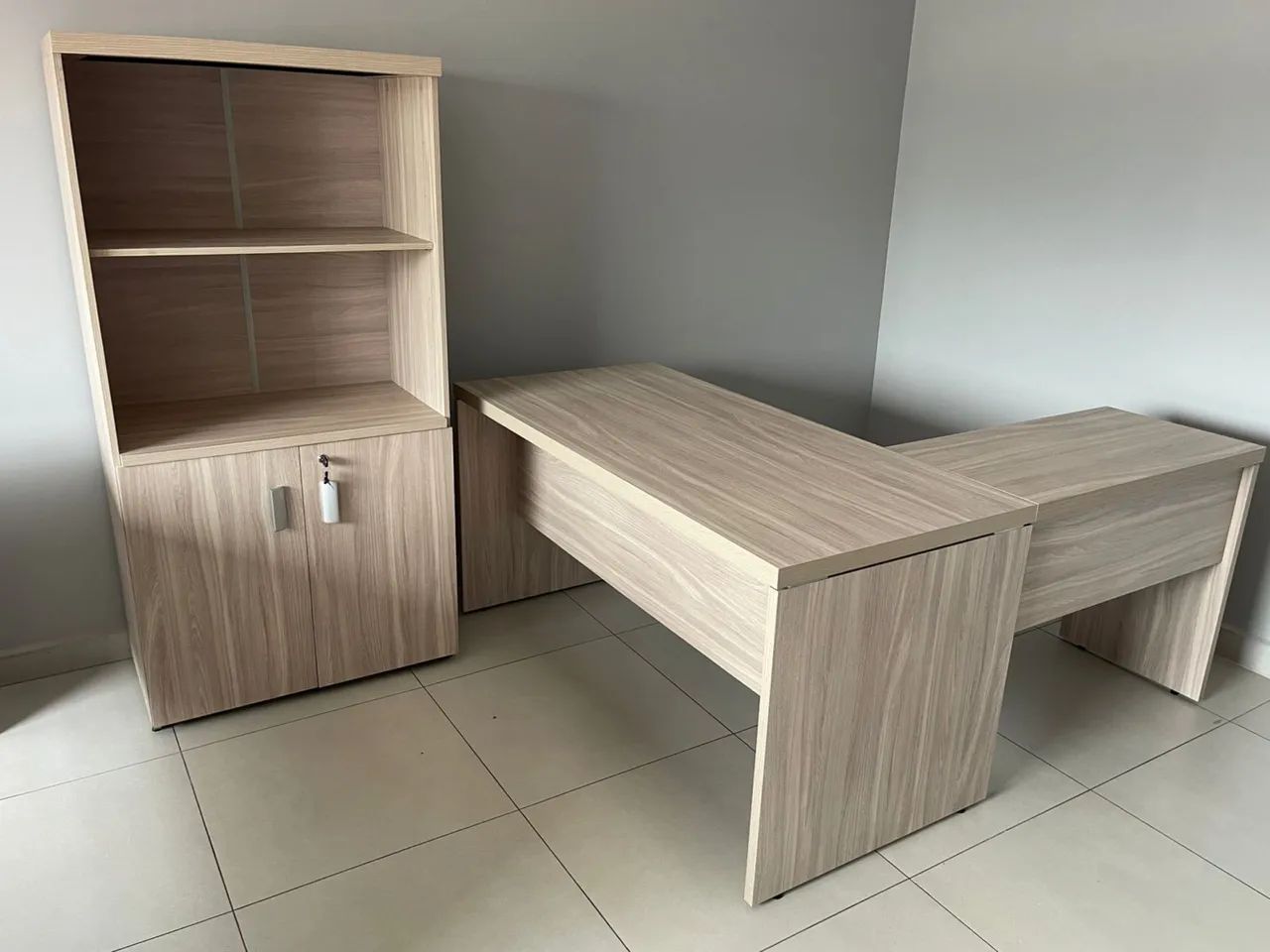 CONJUNTO MESA E ARMÁRIOS PARA ESCRITÓRIO LOJA IKONOFFICE  - Foto 3