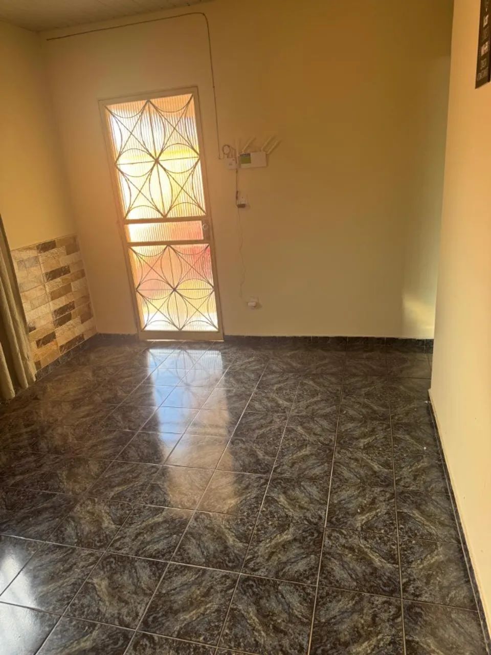 Casa Ampla no Setor Sudoeste em Goiânia com Edícula e Barracão de 3 Cômodos nos fundos - Foto 5