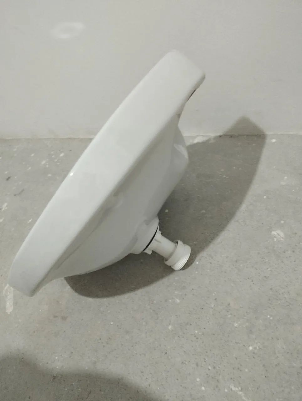 Lavabo suspenso branco Celite - Foto 2