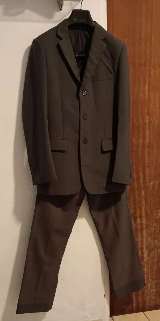 Terno cinza elegante 