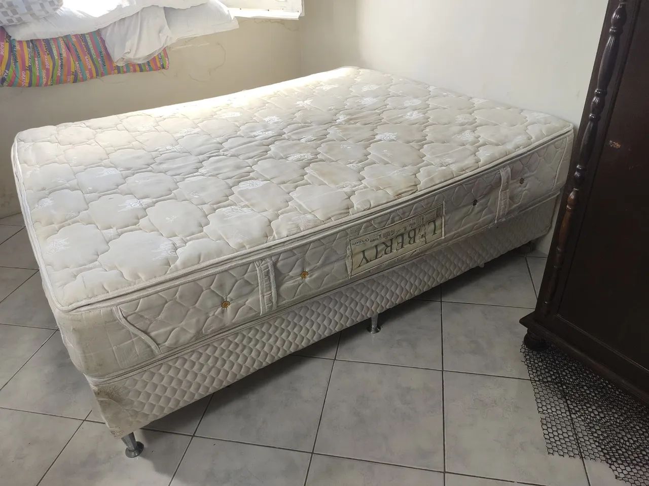 Cama Queen - ORTOBOM. 