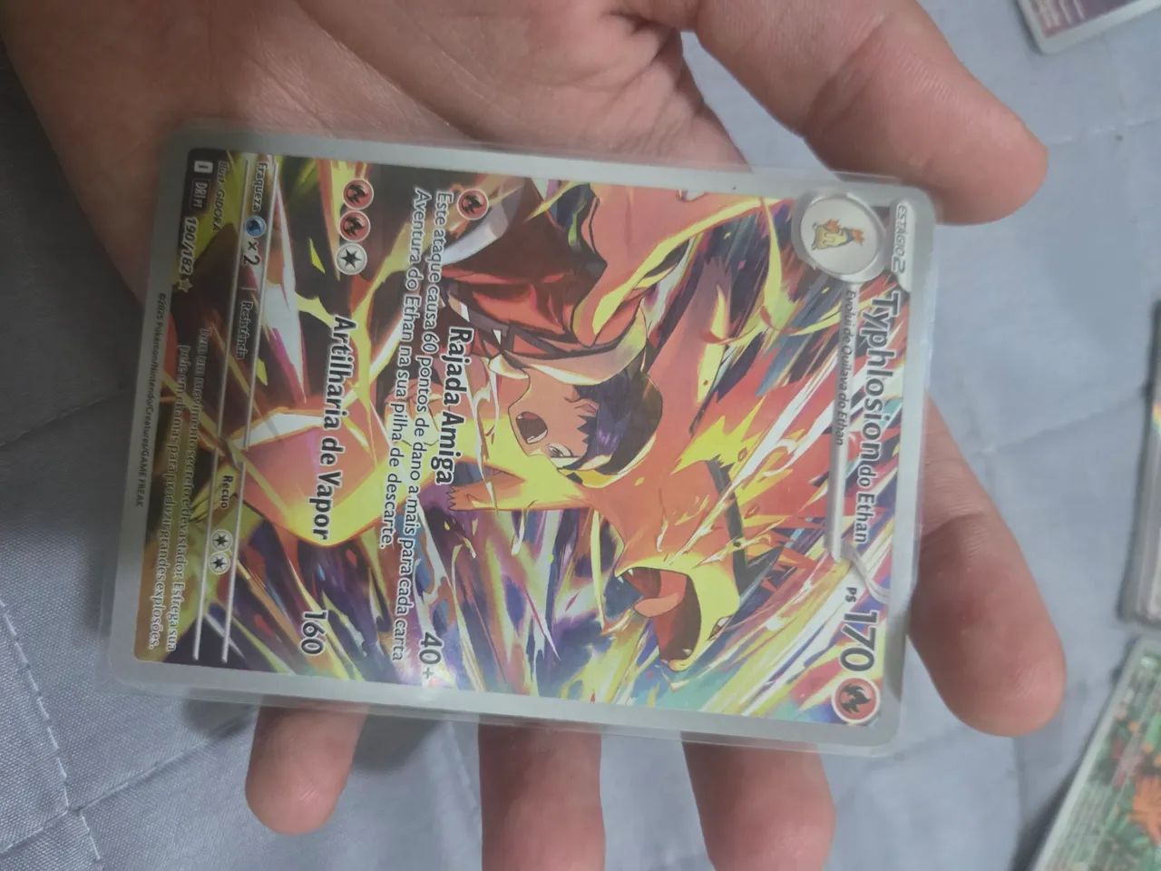 Carta Pokémon rara