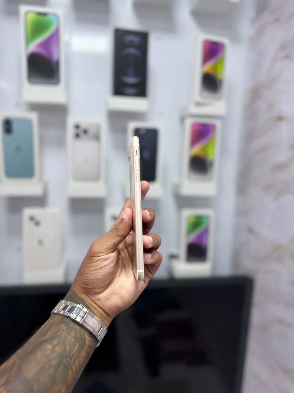 IPHONE 7 PLUS 128GB<br>R$ 399,00 - Foto 2