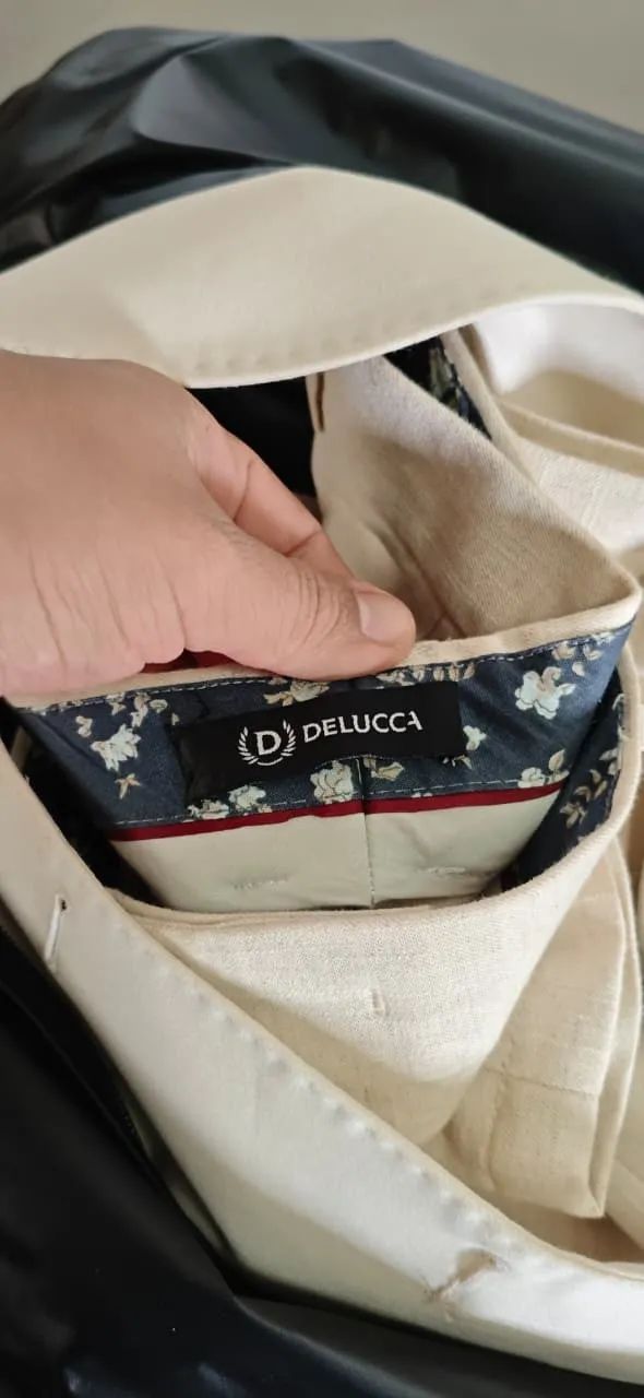Terno Masculino Delucca Bege Claro 52/42 - Blazer + Calça + Capa - Foto 4