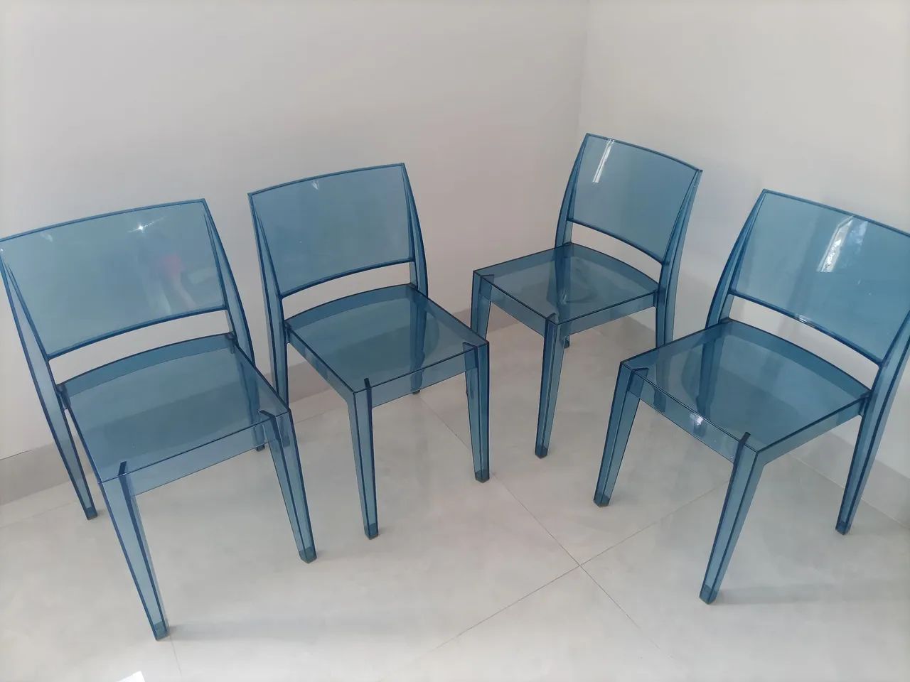 Conjunto Cadeira transparente azul  - Foto 2