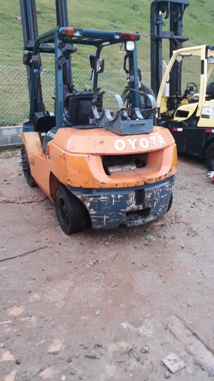Empilhadeira 7FG35 - 2014
