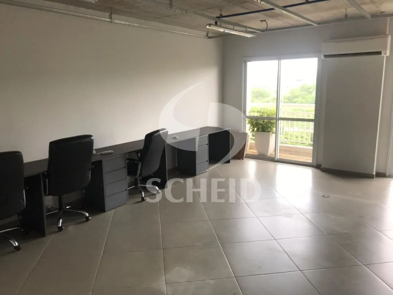 Sala Comercial com 90m2 e 02 vagas - Foto 2