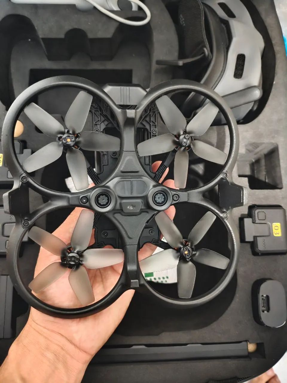 Drone DJI AVATA, 3 baterias  - Foto 3