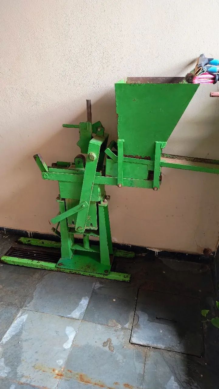 Vendo Máquina manual Tijolo Ecológico 