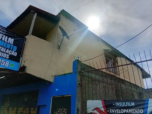 Aluga-se Sobrado para fins comerciais.