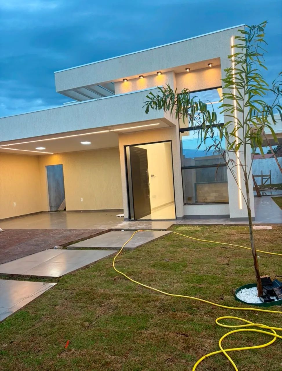 Casa (nova) moderna à venda em Ponta Porã