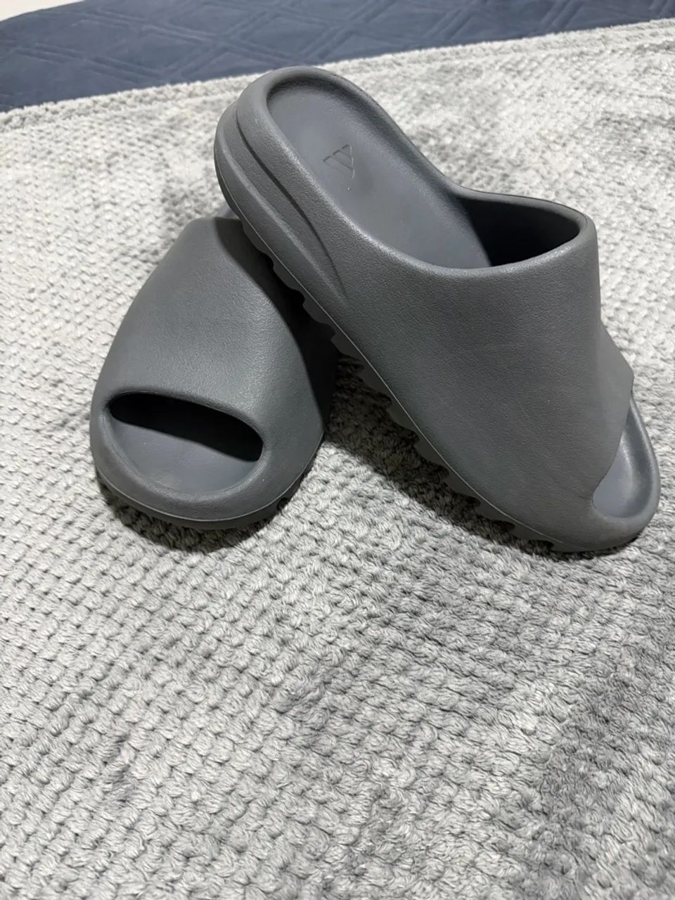 yeezy slide grey - Foto 2