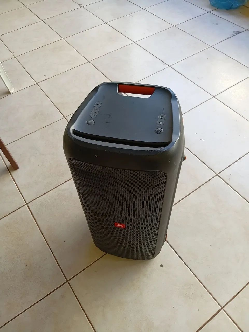 Caixa JBL 300