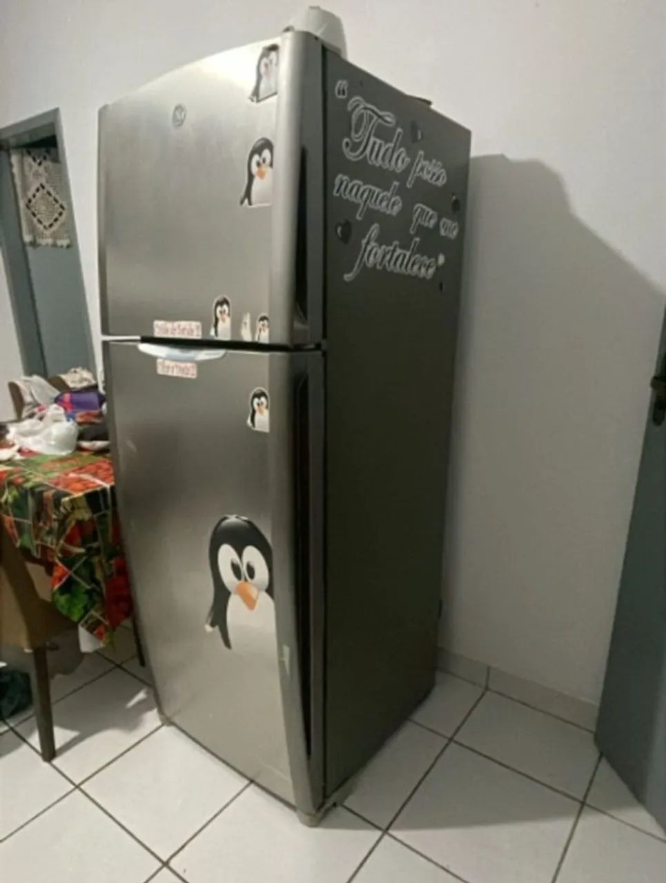 Vendo Geladeira com defeito