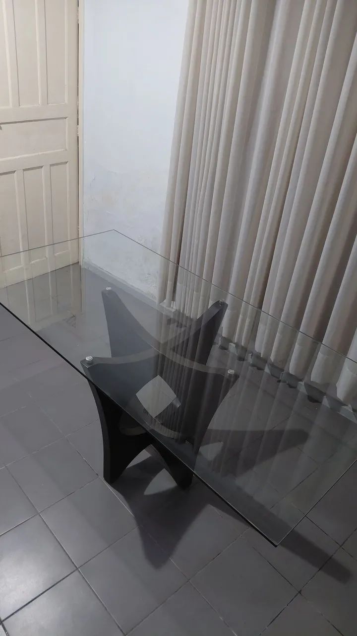 Mesa de Jantar de 6 Lugares com Tampo de Vidro e Base de Madeira - Foto 2