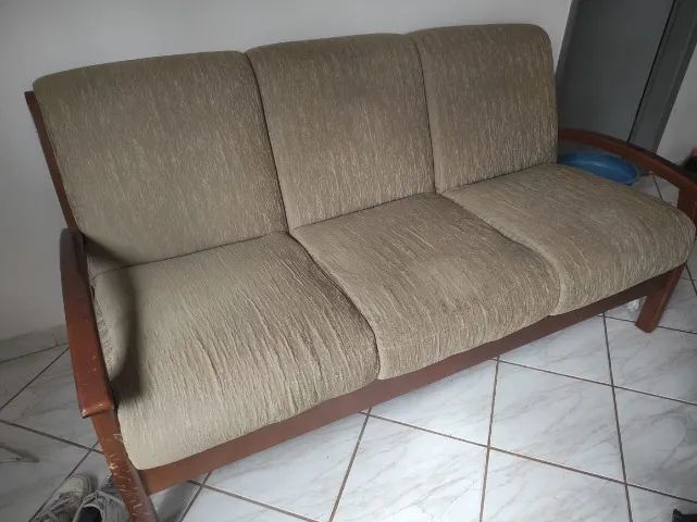 Sofá 3 lugares em madeira maciça - Foto 2
