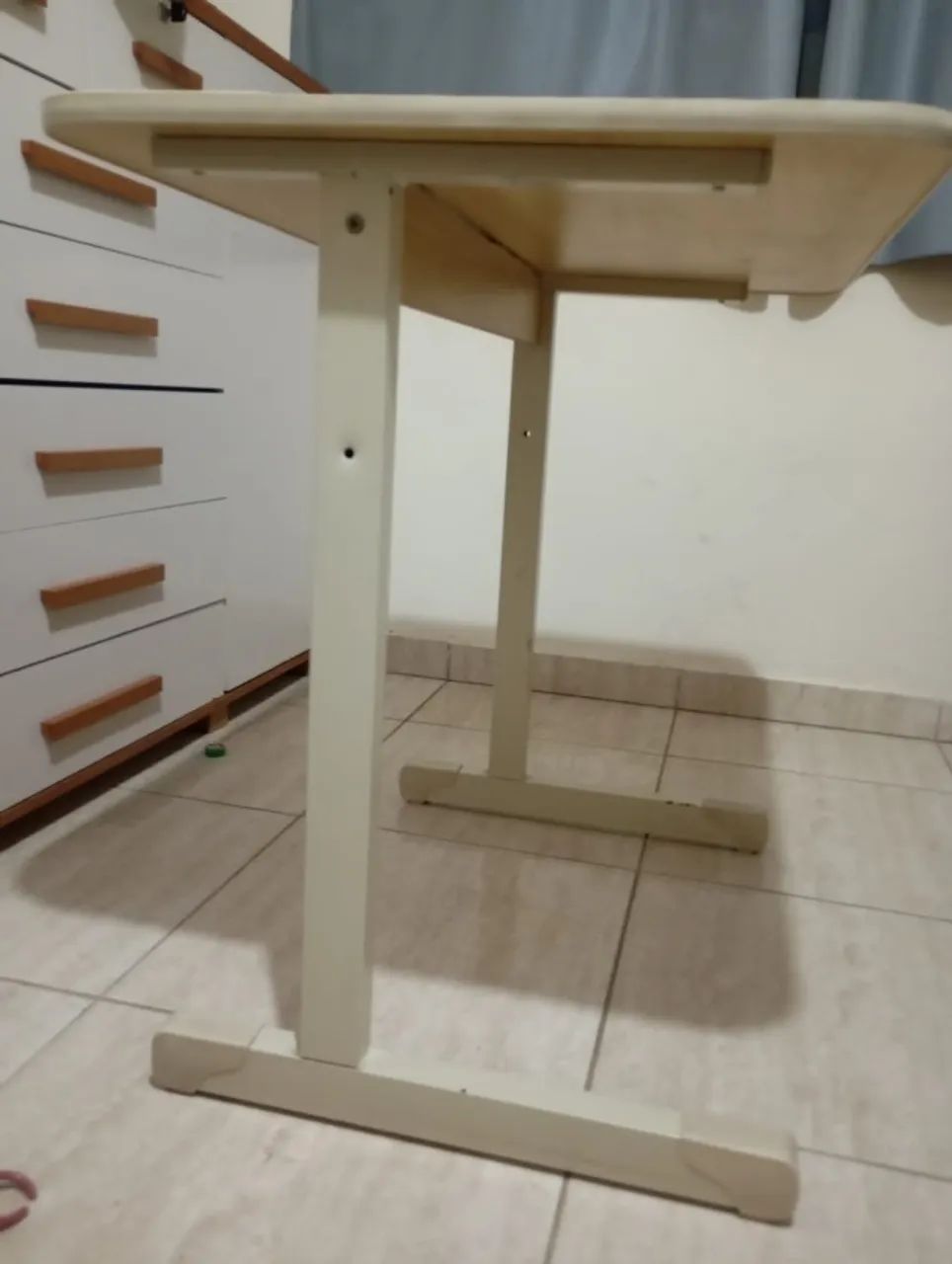 Mesa Escritório, MDF bege, conservada - Foto 3