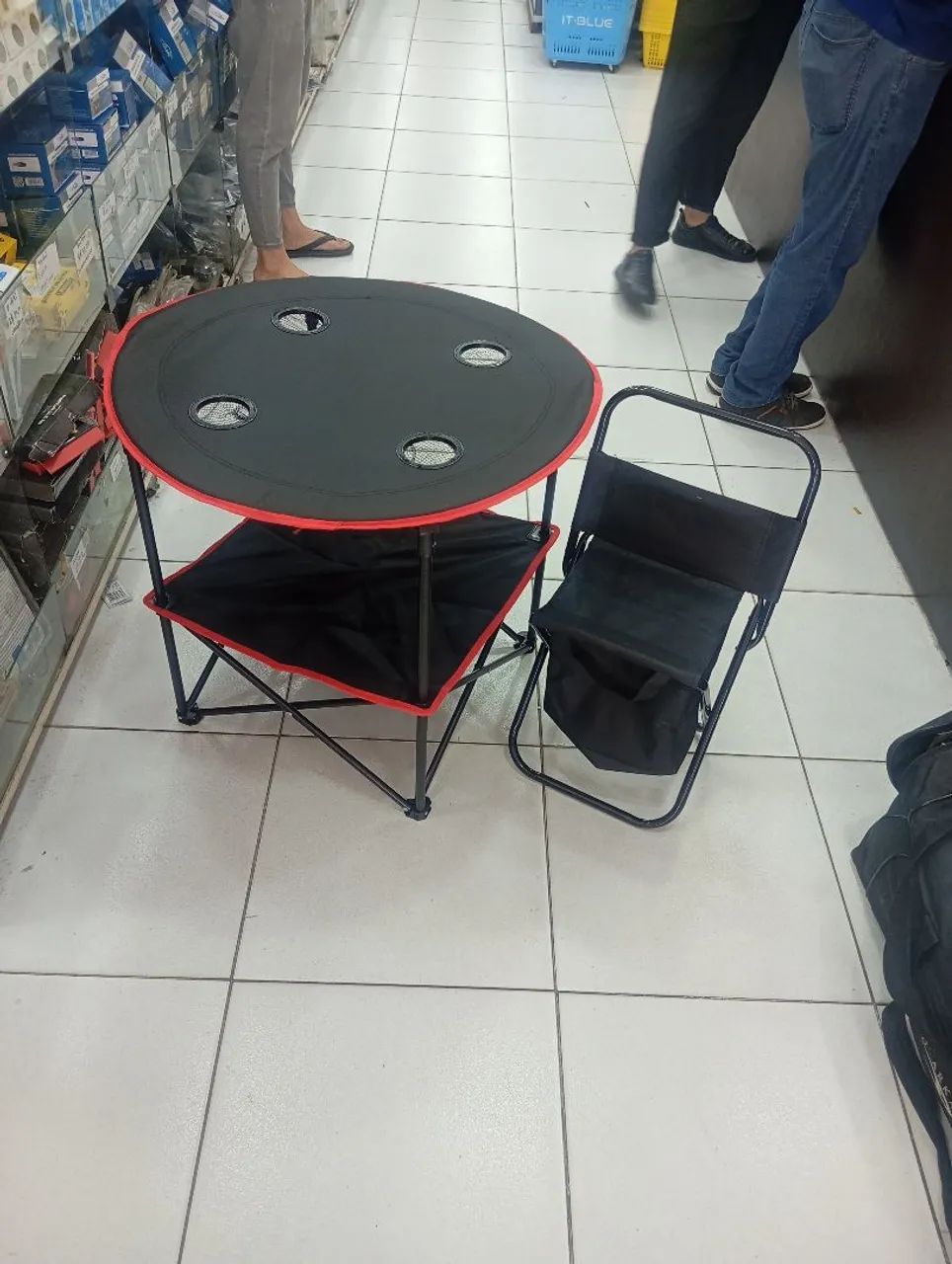 Mesa dobrável com apoio de copo  - Foto 4