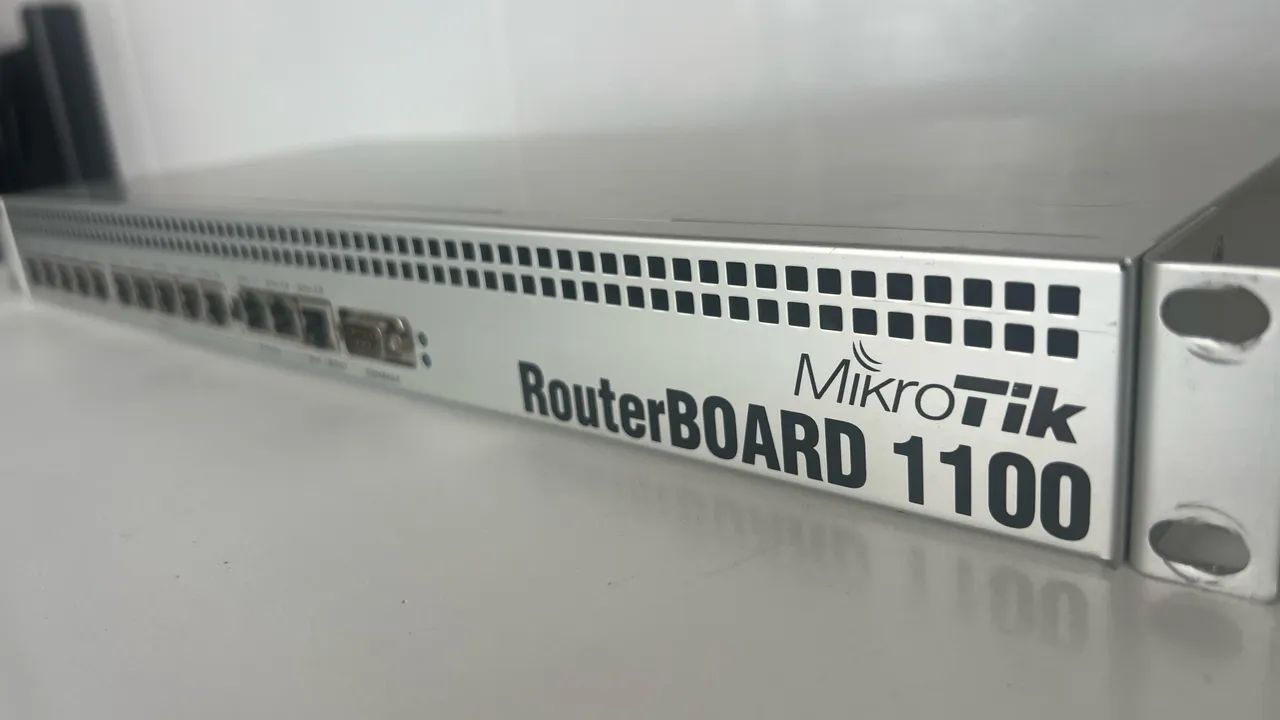 RB 1100 - Mikrotik