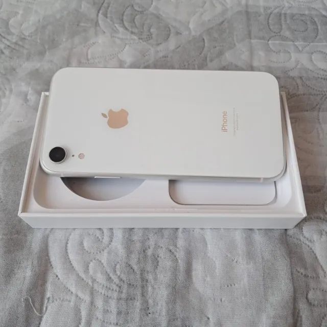 Apple iPhone XR 64 Gb - Branco - Foto 2