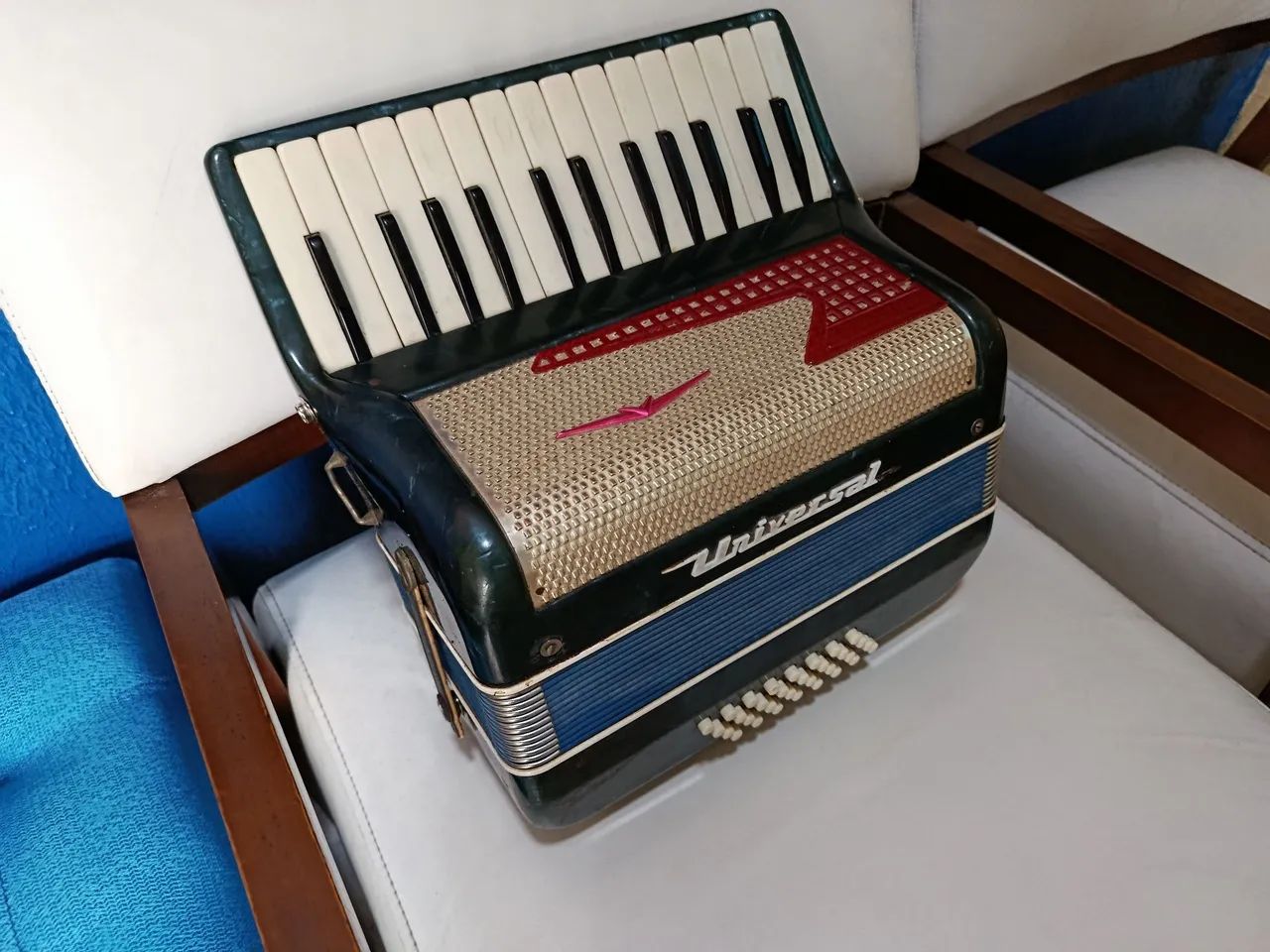 ACORDEON SANFONA UNIVERSAL 32 BX HIPER NOVA E AFINADA  - Foto 3