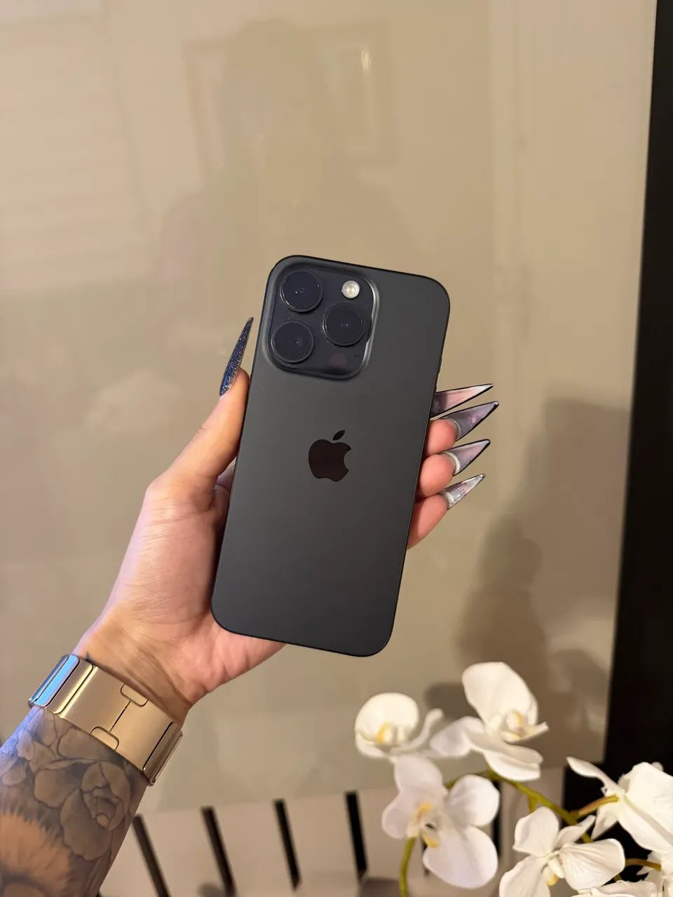 iPhone 15 Pro Titânio Preto  - Foto 2