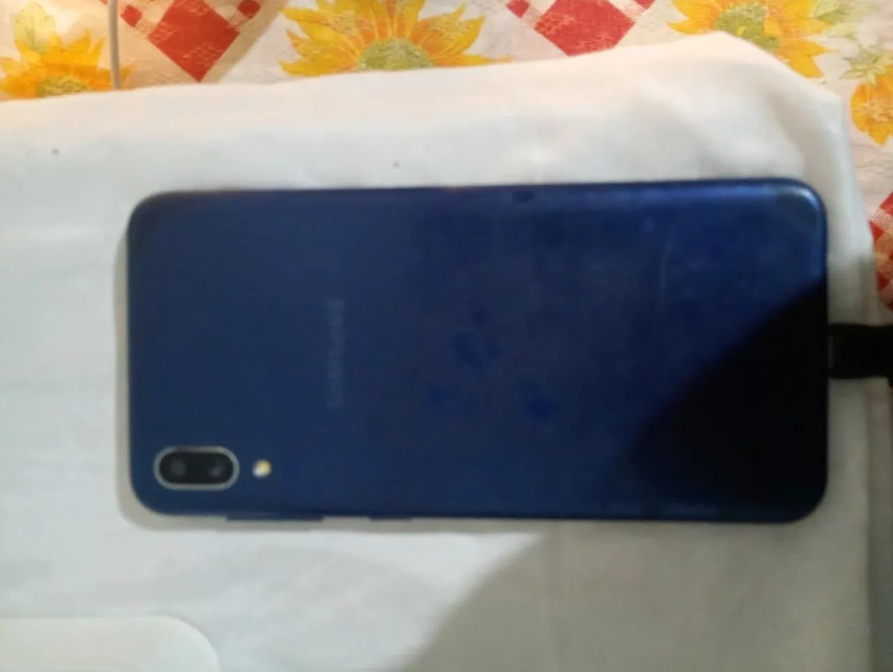 Vendo um celular da Samsung modelo m10 