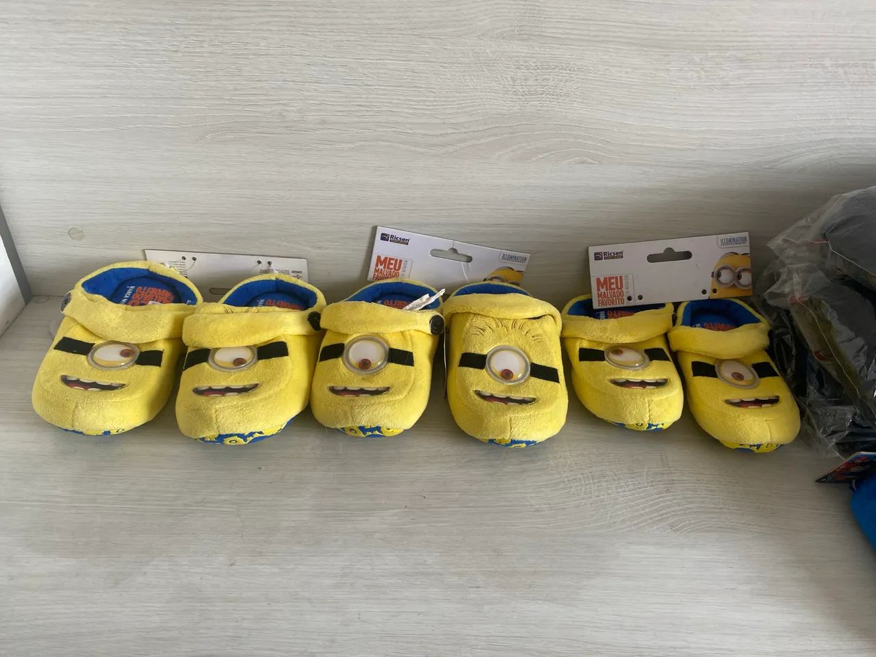 Pantufas infantis com personagens  - Foto 2