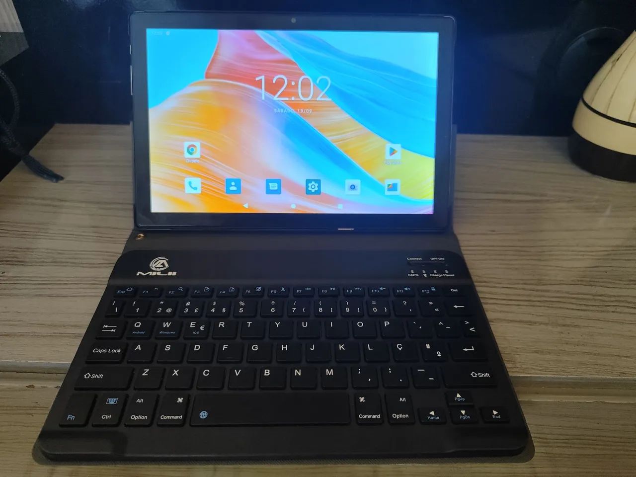 Tablet Mil 10 com teclado 