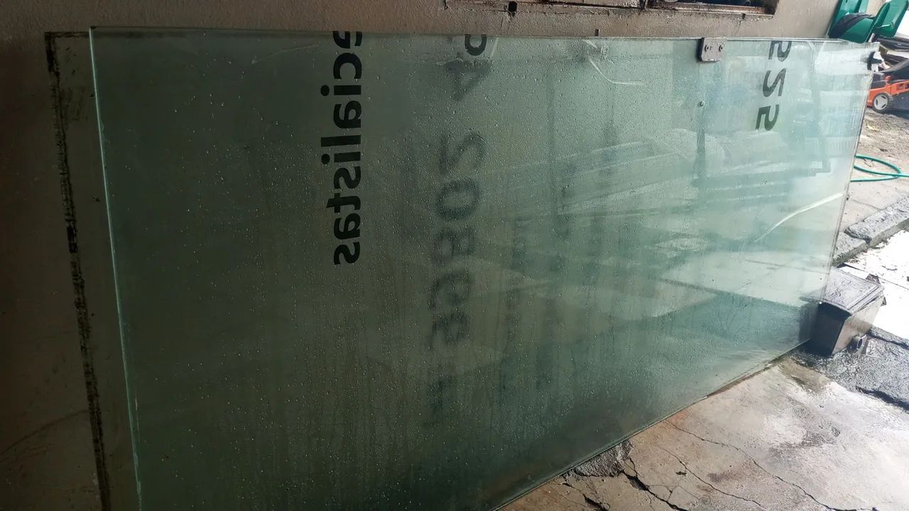 Vendo porta de vidro  1,800 - Foto 2