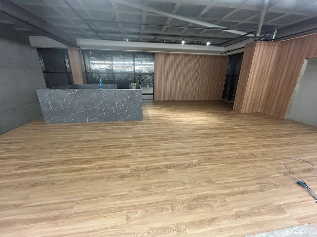Instalação de pisos vinílico, carpetes, mantas. - Foto 3