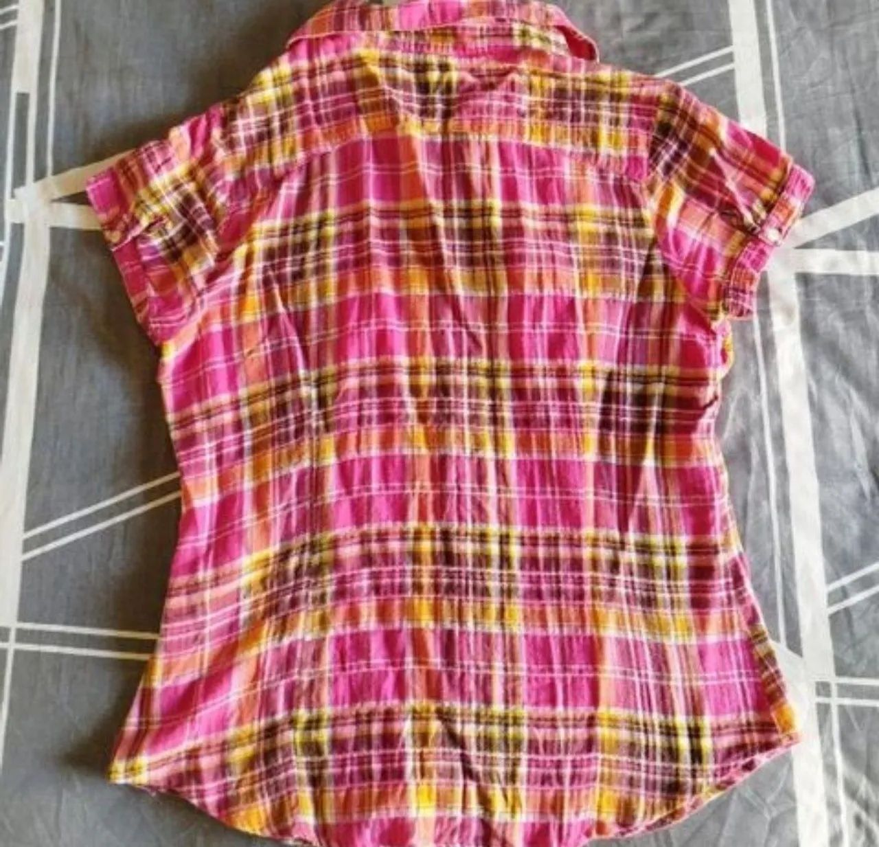 Blusa xadrez rosa e amarelo  - M - Foto 3