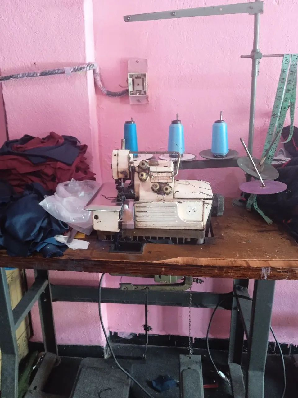 Máquina overlock  - Foto 2